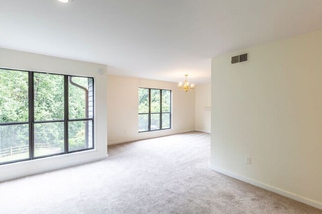 Photo - 358 S Pantops Dr