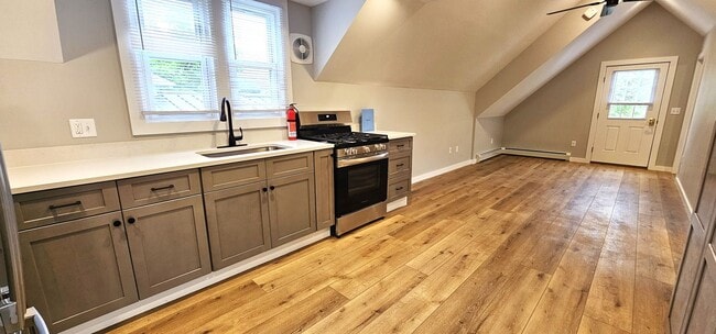 Photo - 202 East Ave Unit Apt #2
