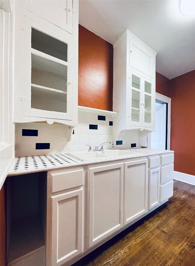 Photo - 614 Peden St