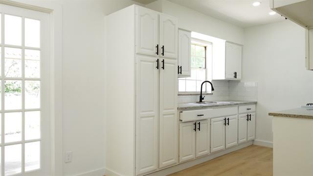 Building Photo - 11221 Trail Ln