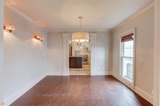 Photo - 55 W Shadburn Ave