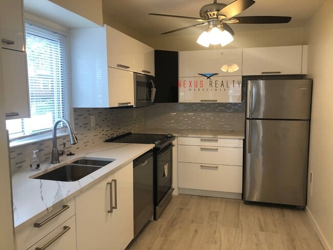 Photo - 225-01 59th Ave