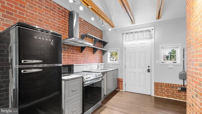 Photo - 429 S Washington St