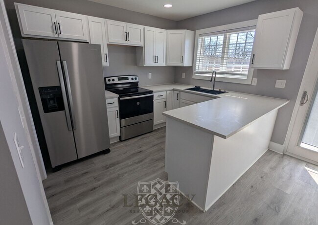 Photo - 408 Huntington Ridge Dr