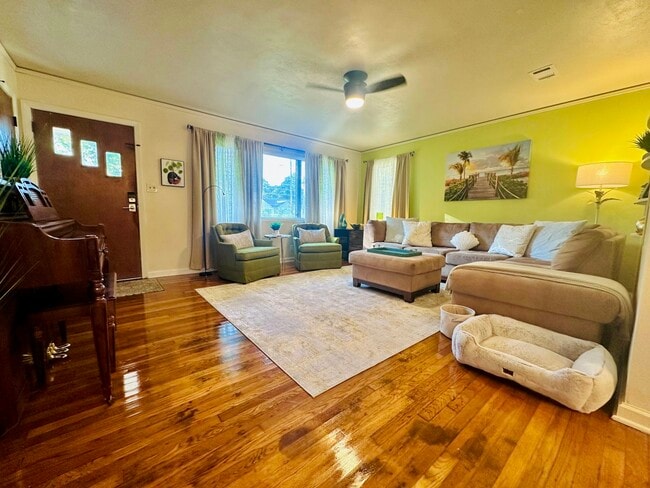 Photo - 27 Escalona Ave