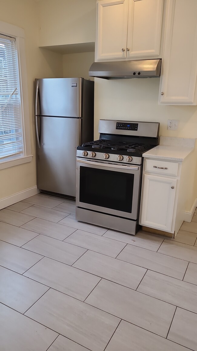 Photo - 19 Newton St Unit #2
