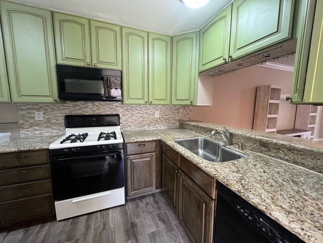 Photo - 2 bedroom, 1.5 bath townhouse in the heart of Irvine!