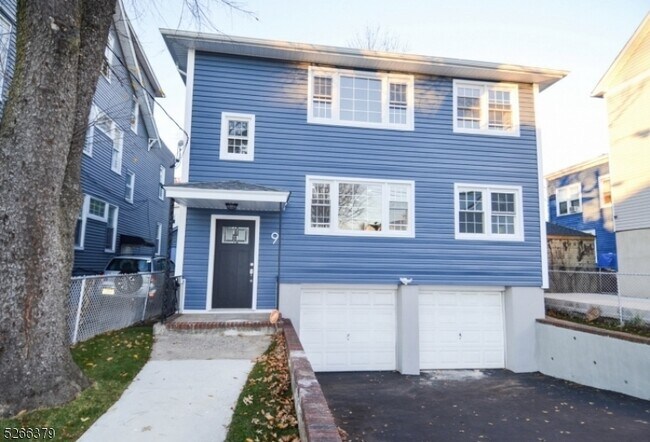 Photo - 9 Westervelt Pl House