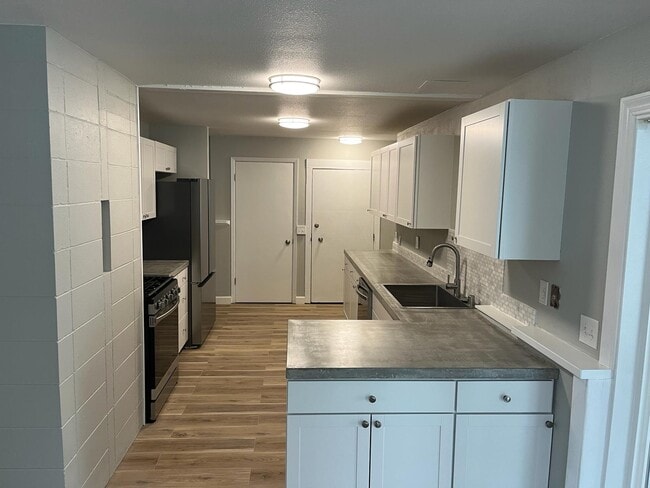 Photo - 2210 Roosevelt Dr Unit 1