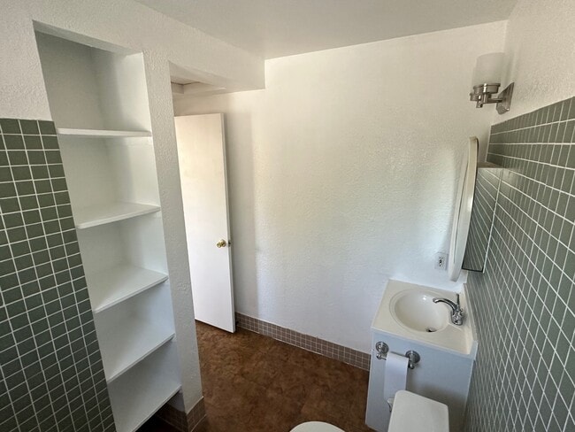 Photo - 714A Pleasant St