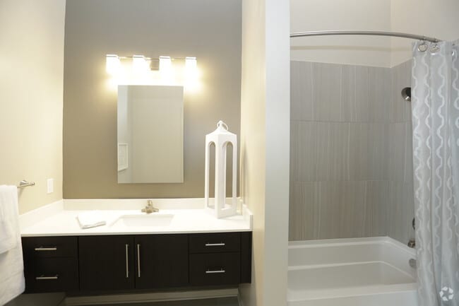 2BR, 2BA - C Unit_1250 SF