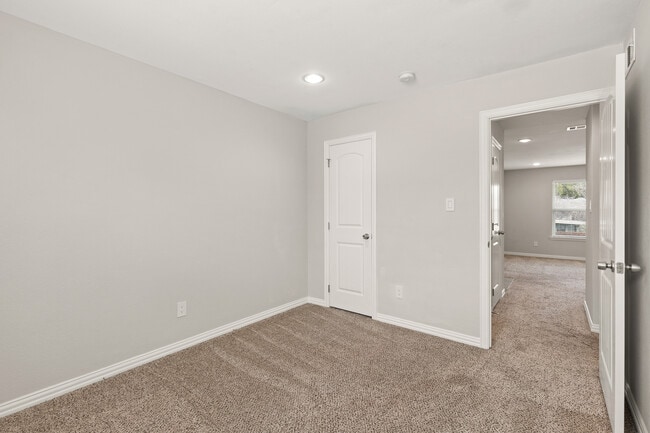 2016 Paisley Dr