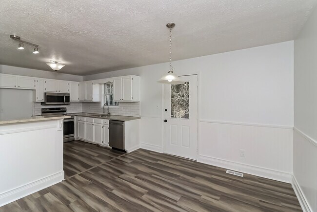 Photo - 980 Hitchcock Rd