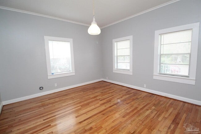 Photo - 618 N B St