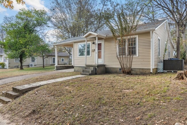 Photo - Gorgeous 3bed/2ba minutes from UNA