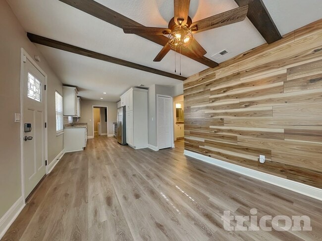 Photo - 6905 N 19th St