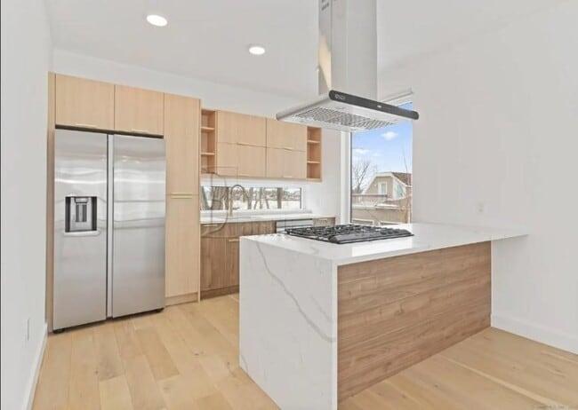 Building Photo - 3 bedroom in NEW HAVEN CT 06513 Unit 4 Rental