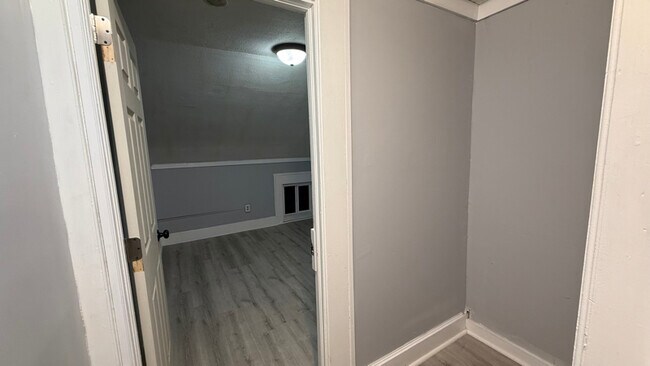 Photo - 51-57-57 Grove St Unidad 53