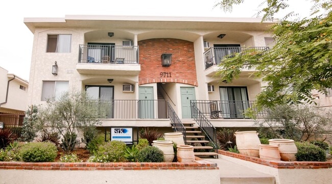 Photo - 9711 Regent St Unidad 7