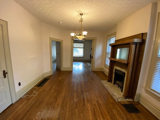 Photo - Neil Ave 1069-1073 BSS Unidad 1069