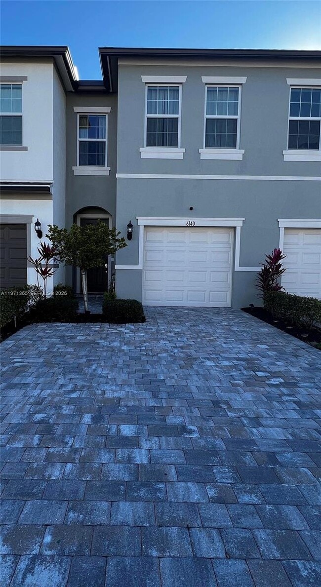 Photo - 6140 Planta Ln