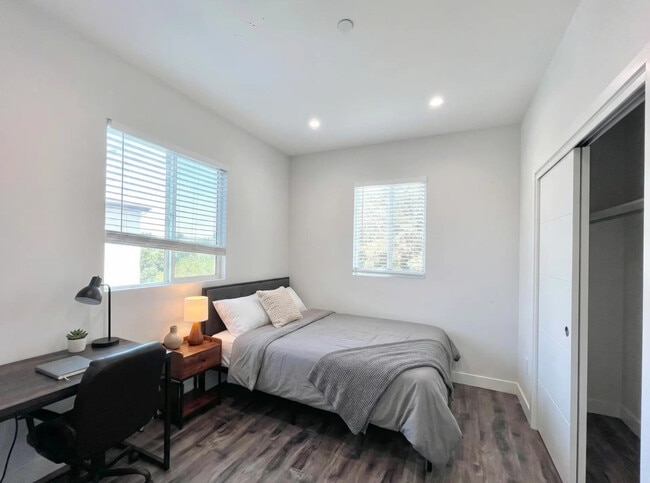 Photo - 1638 N Soto St