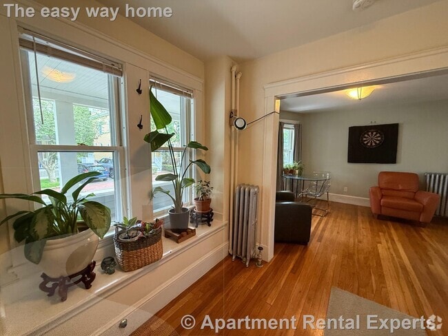 Building Photo - 17 Milton St Rental