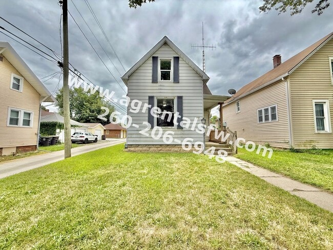 Building Photo - 4 Bedroom House- (Section 8 OK!)