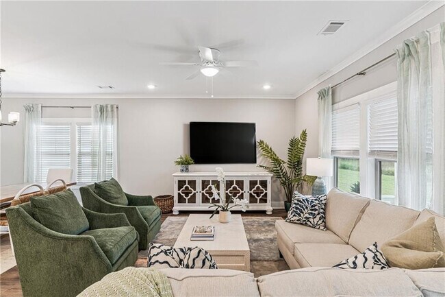 313 Bottlebrush Walk