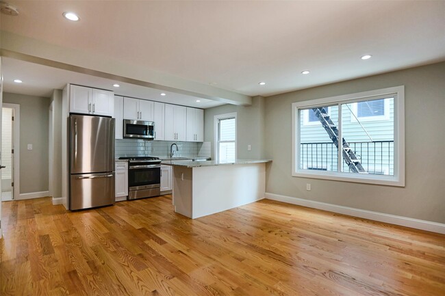 Photo - 349 Mt Pleasant Ave Apartamento