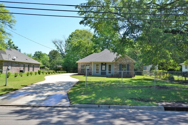 Photo - 4836 Rollins Rd