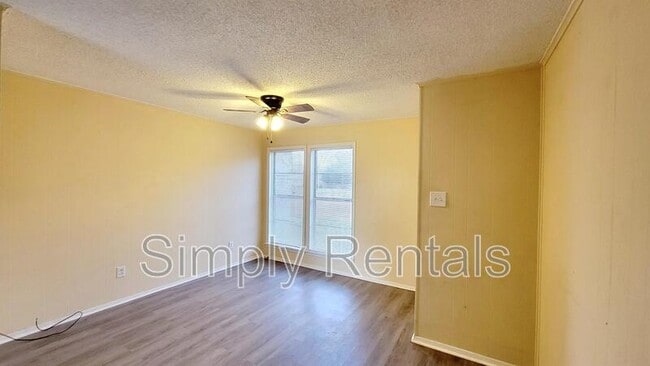 Photo - 400 Bill Bradford Rd Unit Apt 7