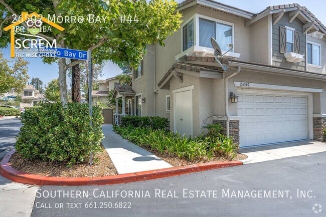 Building Photo - Three Bedroom Cheyenne Townhouse in Valencia Unit #44