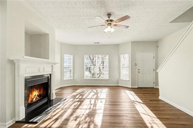 Photo - 2559 Walden Lake Dr