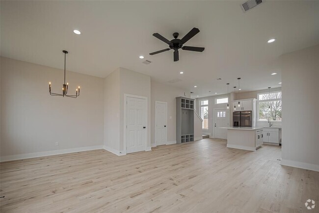 Building Photo - 918 St Clair St Unit B Rental