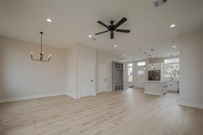 Photo - 918 St Clair St Apartamento Unidad B