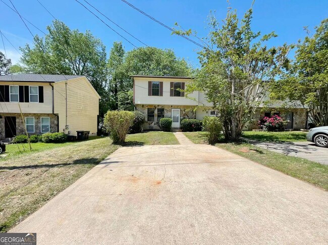 Photo - 4030 Laurie Jo Dr SW