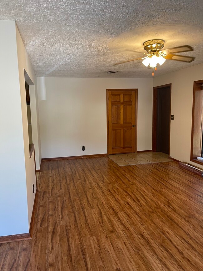 Building Photo - 151 Dorton Jenkins Hwy Unit #1 Rental