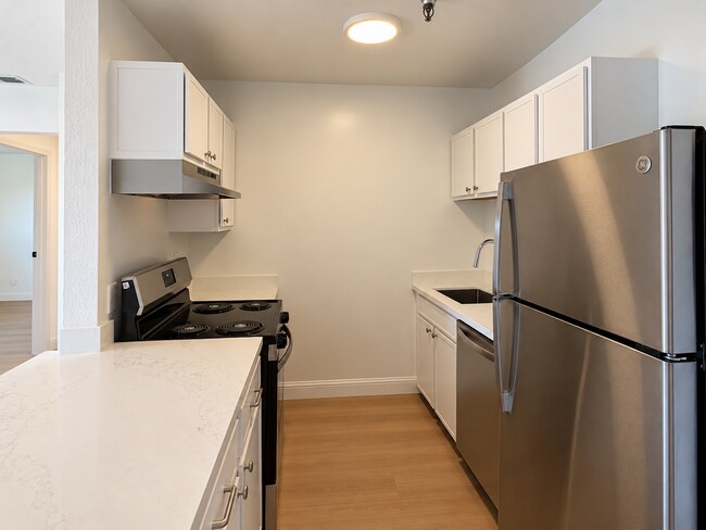 Photo - 2031 Castro St Unit 12
