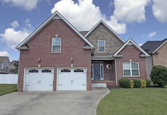 Building Photo - 809 Carousel Ct