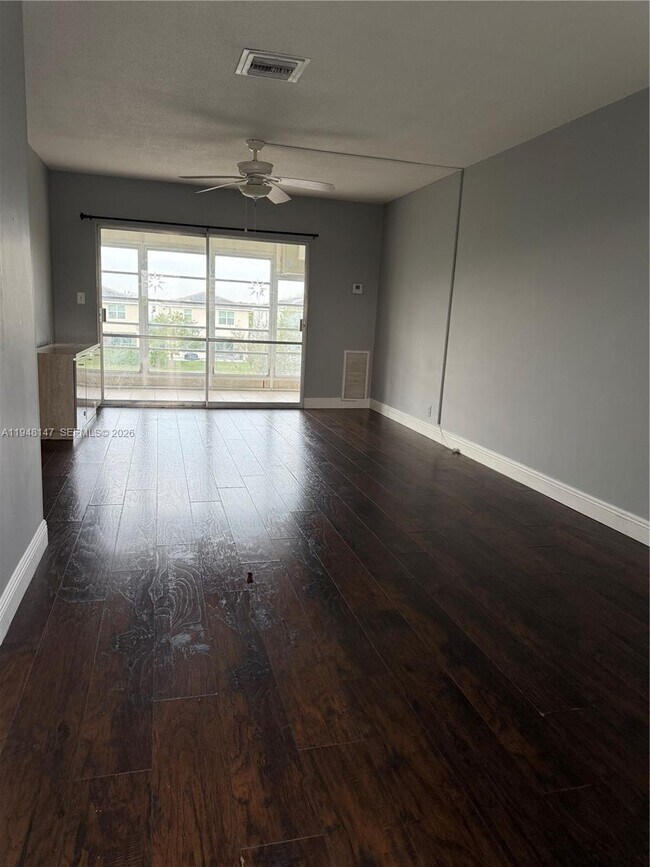 Photo - 1021 Crystal Lake Dr Unit 307