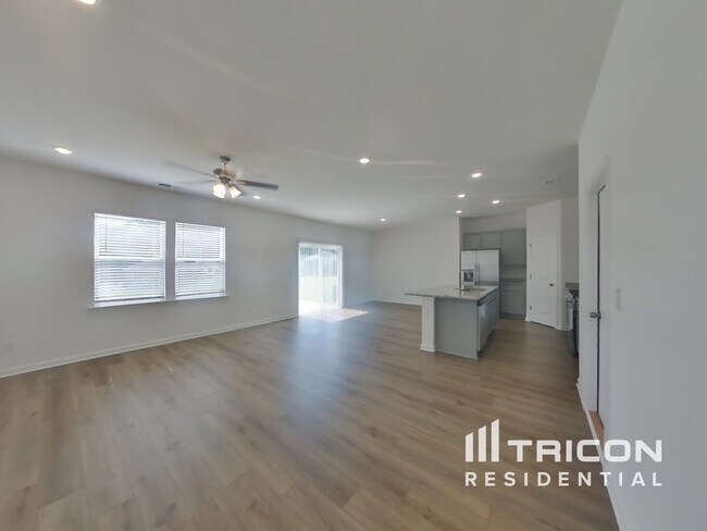 Photo - 1943 Logan Ln