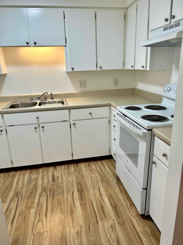 Photo - 2804 E 32nd Ave Apartamento