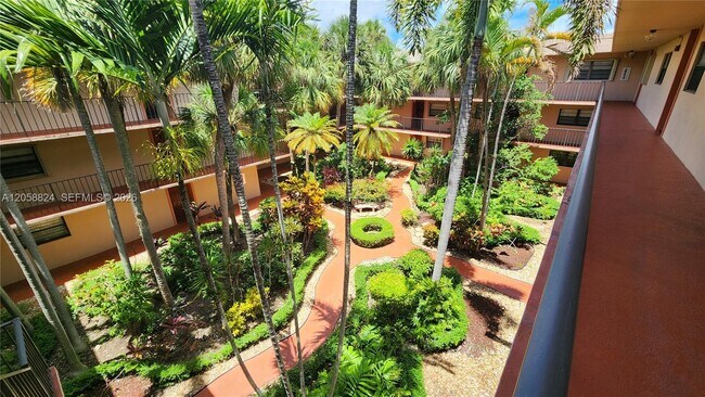 Photo - 10985 SW 107th St Unit 304