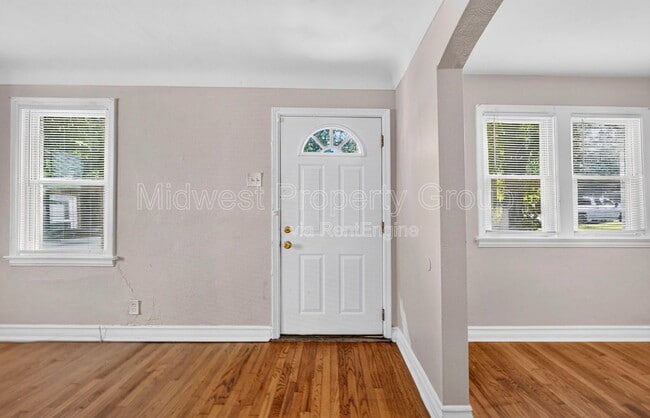 Photo - 7815 Cler Ave