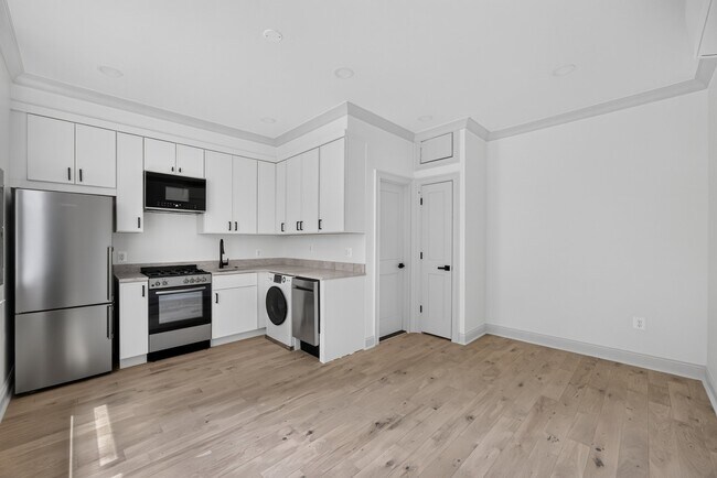 Photo - 311 East Capitol St SE Unidad #2
