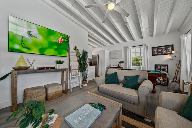 Photo - 140 SE 9th Ave