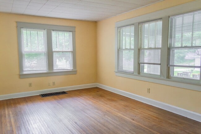 217 S Clark St Unit 1