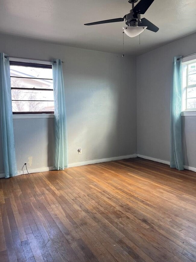 Photo - 1110 E 42nd St