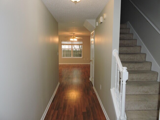 Photo - 132 Swaying Pine Ct